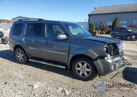 2009 Honda Pilot Touring z USA, uszkodzony, nr VIN 5FNYF38929B007519